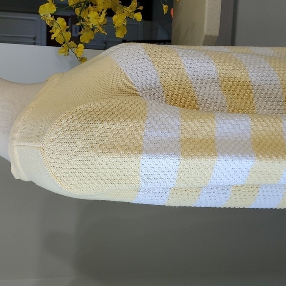 CROFT & BARROW, lightweight 100% cotton yellow and white sweater. - Picture 7 of 12